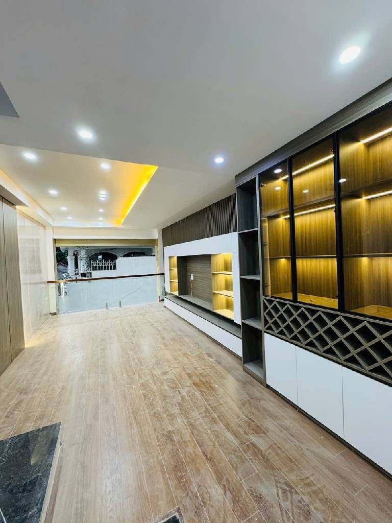 NHÀ MỚI 7 TẦNG,THANG MÁY, NỘI THẤT ĐẸP - PHÚ THƯỢNG,TÂY HỒ -Ô TÔ VÀO NHÀ-GIÁ 13 TỶ.